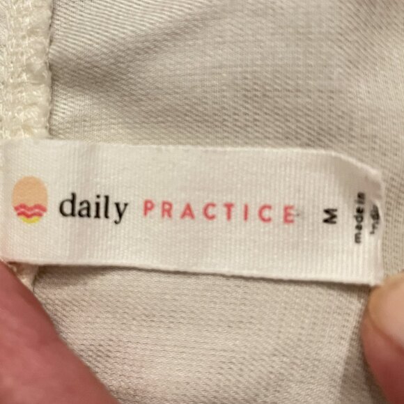 Black&Cream Colored, V-Neck Short-Sleeve Top- Pre Loved Anthroplogie - Picture 8 of 12